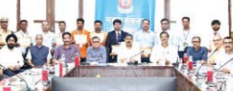 मध्य रेल के 11 कर्मी संरक्षा पुरस्कार से सम्मानित